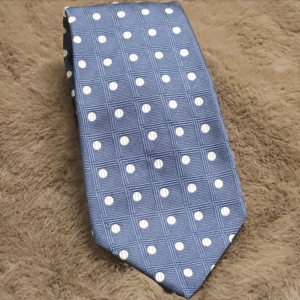 Burberrys Navy Blue Polka Dot Silk Tie